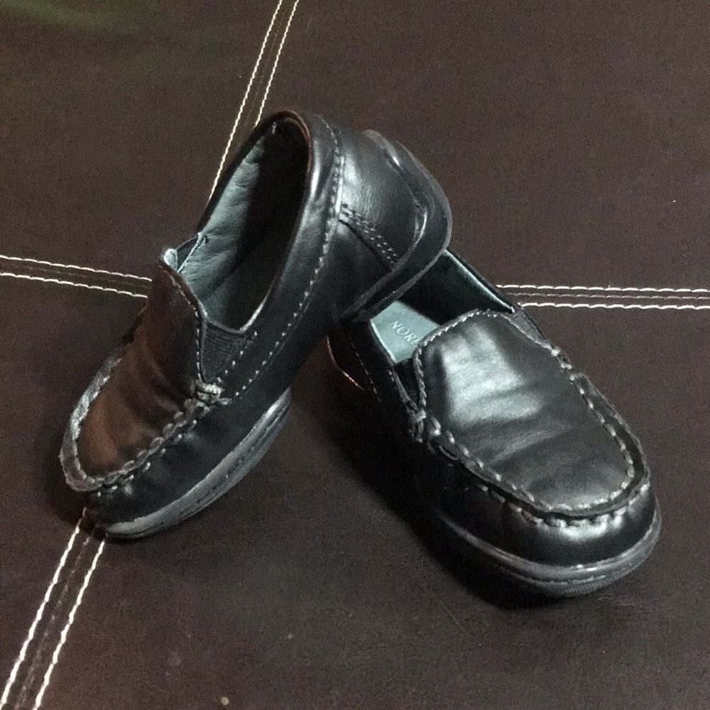 2/$10 toddler dress shoes
